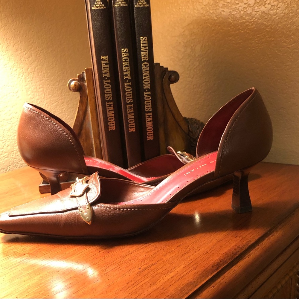 Ladies Leather Pumps